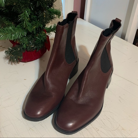 Burgundy boots slight square toe - Picture 1 of 6